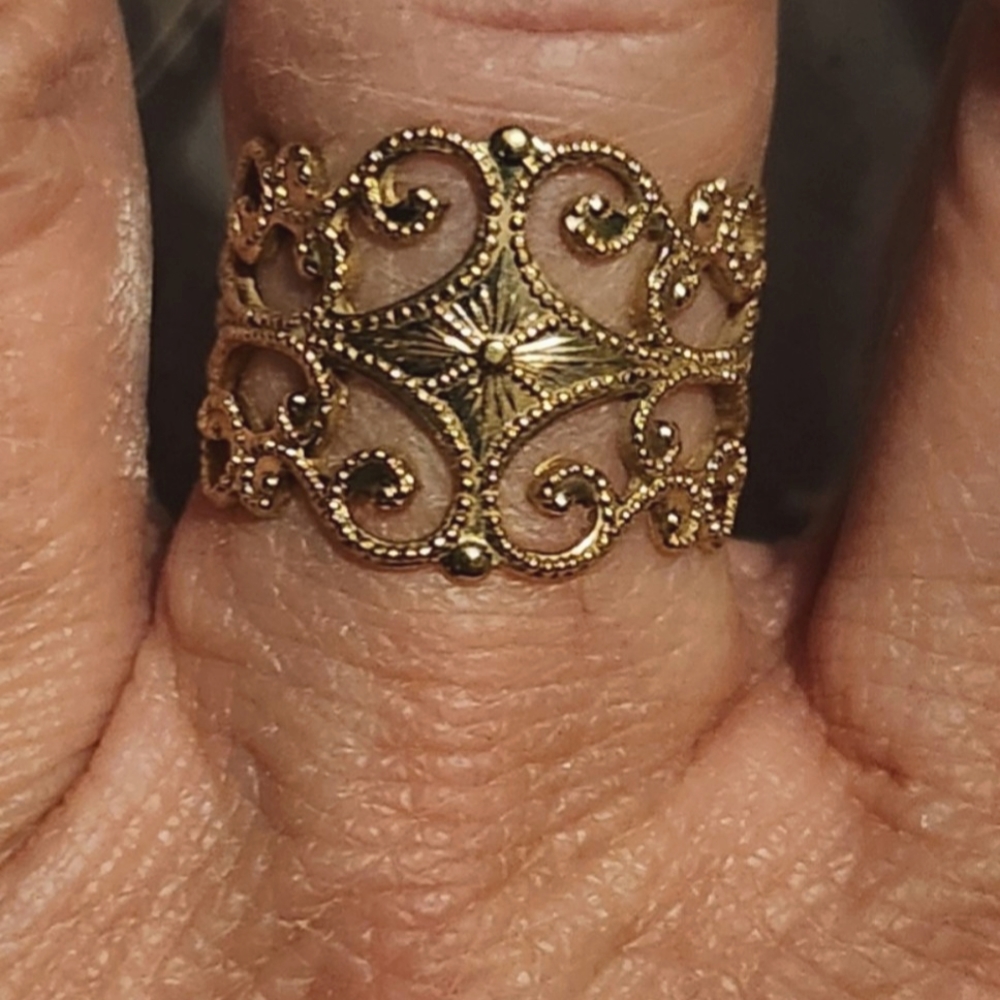 🔥HP🔥Vintage 1974 Sarah Coventry Golden Lace Goldtone Filigree Adjustable Ring